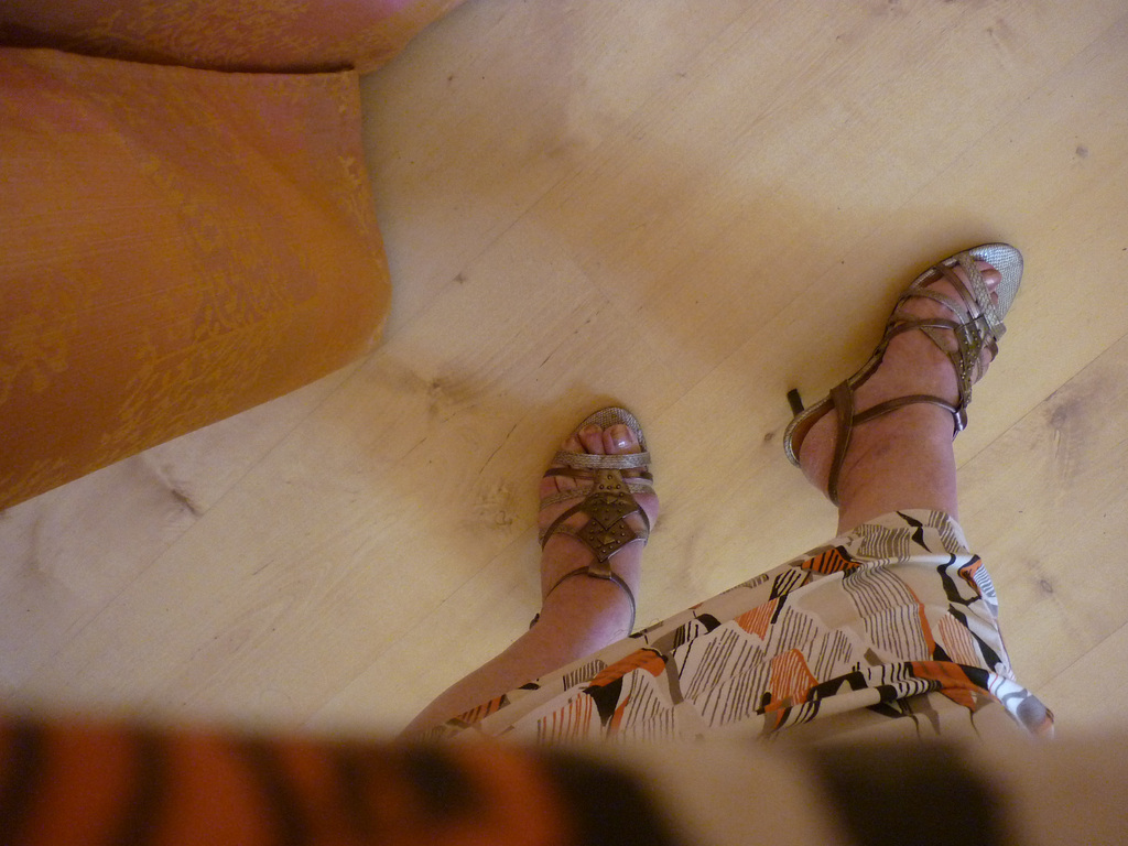 My friend / Mon amie Christiane en talons hauts / In high heels.  Août 2010.