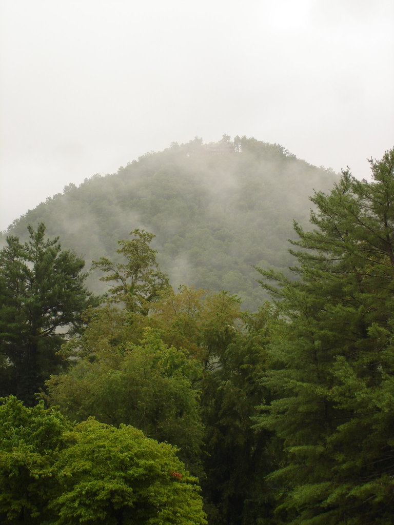 Broullard de montagne / Mountain's fog / Caroline du Nord - North Carolina (NC) - États-Unis / USA. 12 juillet 2010
