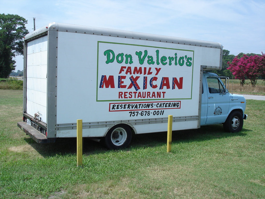 Don Valerio's family Mexican restaurant truck / Camion appétissant à saveur mexicaine - 17 juillet 2010.