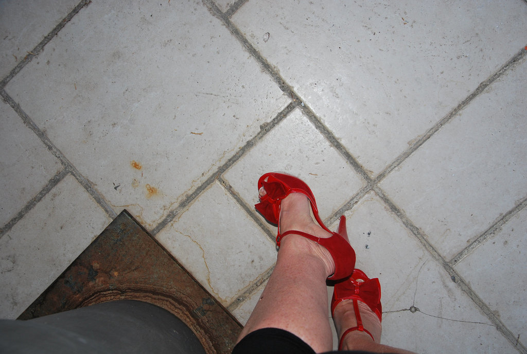 Dame Martine en talons hauts / Lady Martine in high heels - 2 juin 2011 / Photo originale