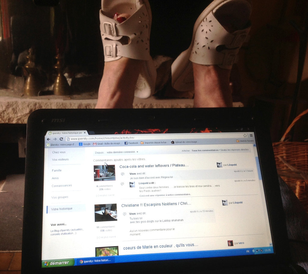 Christiane !!  Pieds jardiniers .....en pause /  Gardener feet in a laptop break  - 27 avril 2013 /  Recadrage