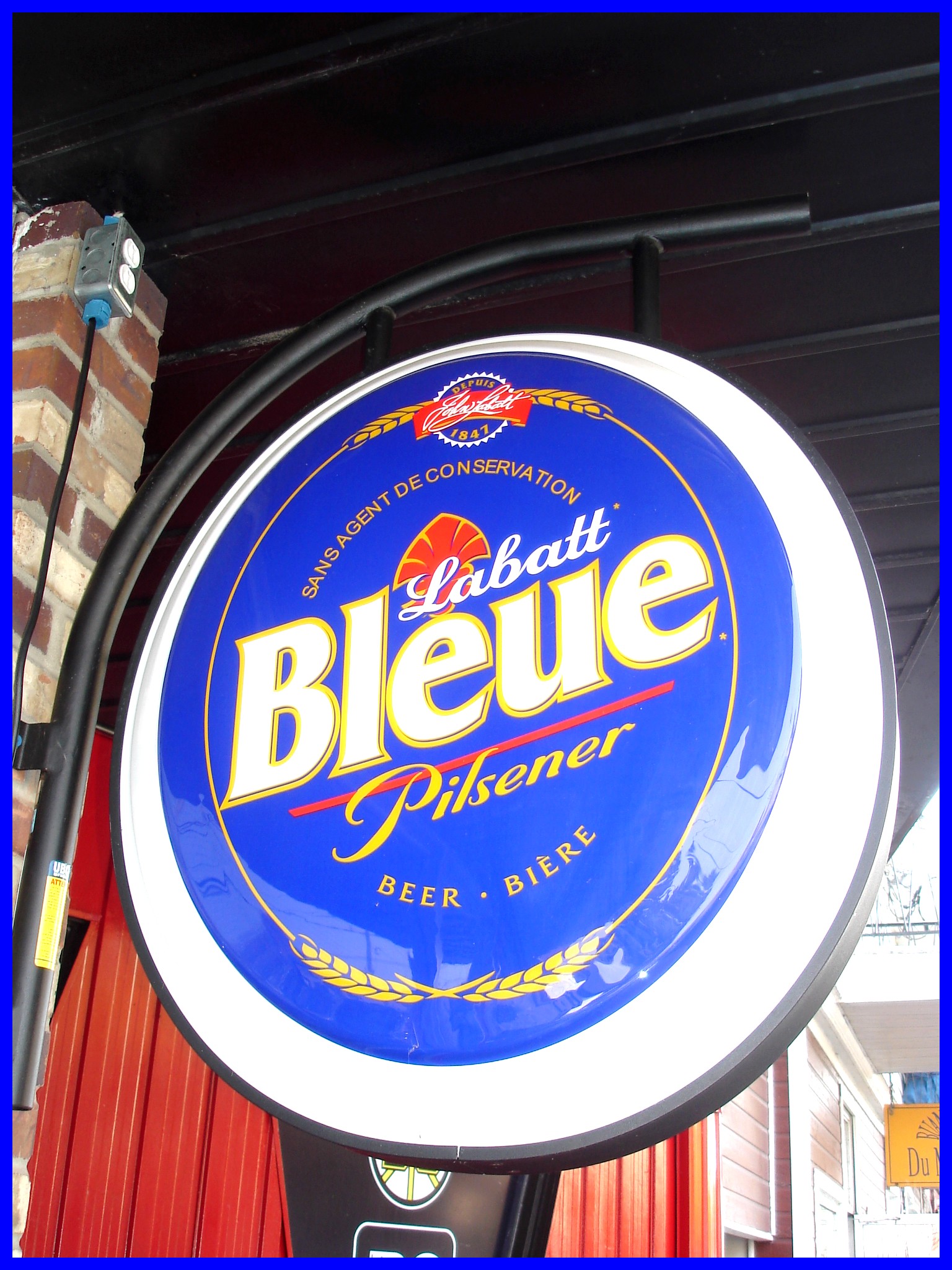 Labatt Bleue Pilsener  - Hometown blue hops sign - Dans ma ville / 12-10-2008.