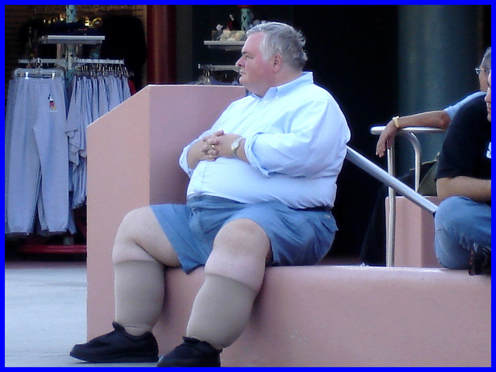 Coma diabétique en suspens- Appetizing calves - Disney Horror pictures show - Orlando, Florida.  USA.
