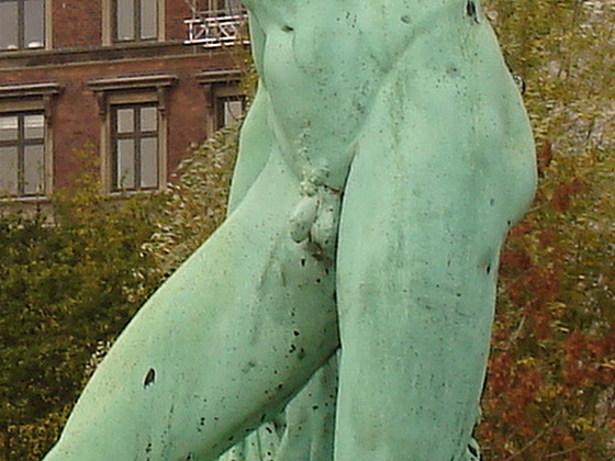 Exhibitionnisme statuaire / Statuary exhibitionist - Copenhagen, Denmark.  20 octobre 2008