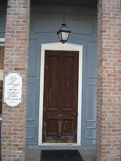 John V. Maggio's door / Porte Maggiojohnienne- Indianola, Missisippi. USA - 9 juillet 2010.